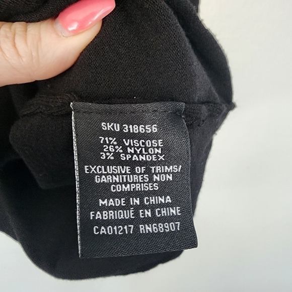 LE Chateau black sweater ruched 3/4 sleeves medium - Picture 5 of 6